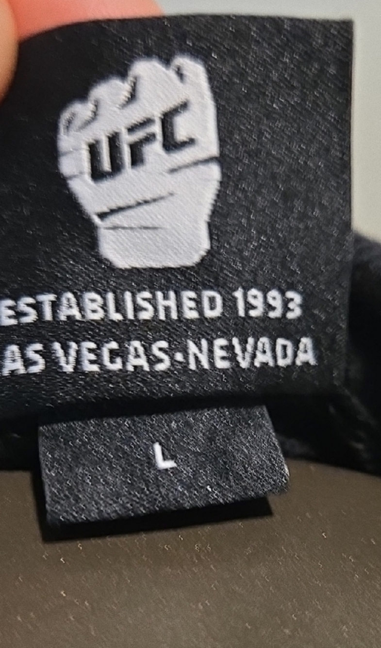 UFC Black Sweatshirt - Picture 2 of 7